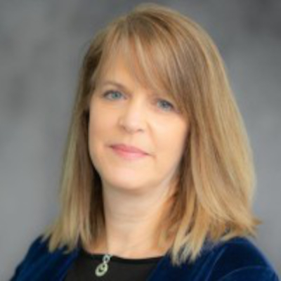 lynn carney headshot