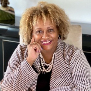 Karen Johnson headshot